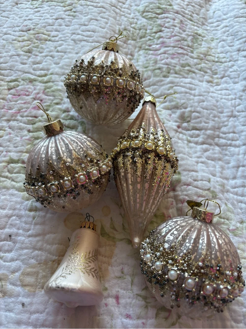 Elegant Blush Pearl and Gold Holiday Ornament Set - 5 Pieces